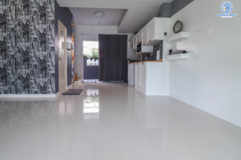 *****ทาวน์เฮ้าส์มือสองย่านนนทบุรี ม.อินดี้ บางใหญ่ คุณภาพระดับแบรนด์ L&H บนเนื้อที่ 18.1 ตร.ว. ฟังก์ชัน 2 ห้องนอน 3 ห้องน้ำ 1 ที่จอดรถ ตกแต่งสไตล์โมเดิร์น เพียง 700 ม.ก็ถึงถ.กาญจนาฯ ใกล้เซ็นทรัลเวสต์เกต และรถไฟฟ้าสายสีม่วง "สถานีตลาดบางใหญ่"